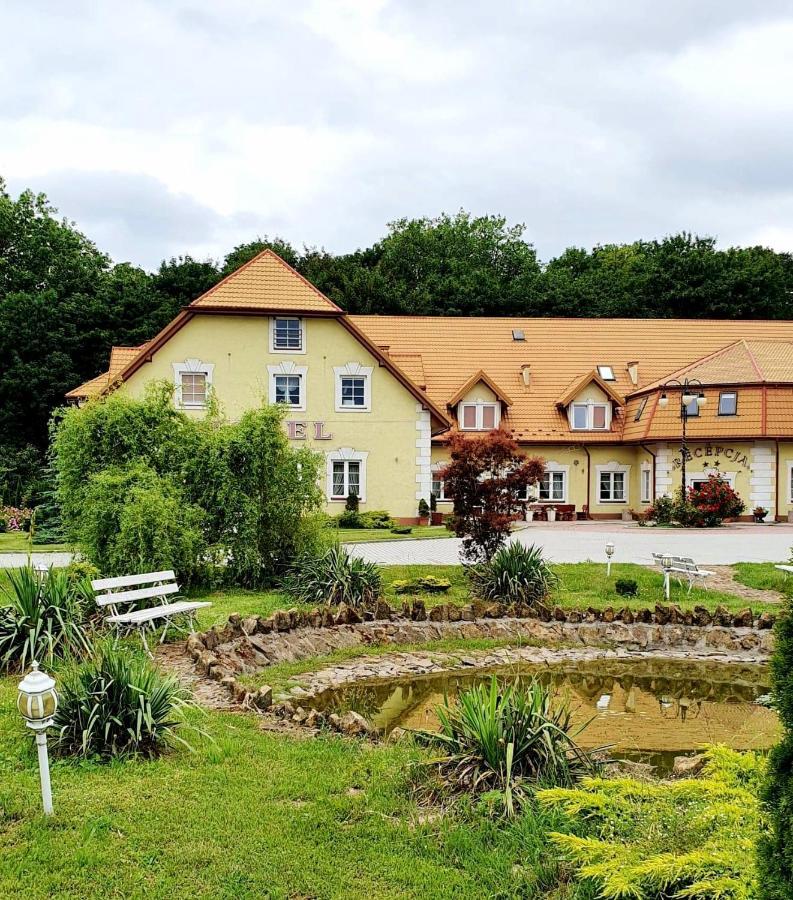 Willa Park Ostrowiec Świętokrzyski Exterior foto