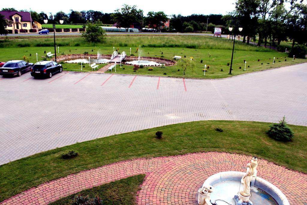 Willa Park Ostrowiec Świętokrzyski Exterior foto